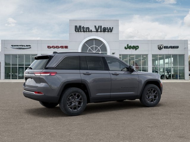 2027 Jeep Grand Cherokee Laredo Altitude