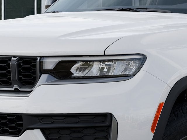 2027 Jeep Grand Cherokee Laredo Altitude