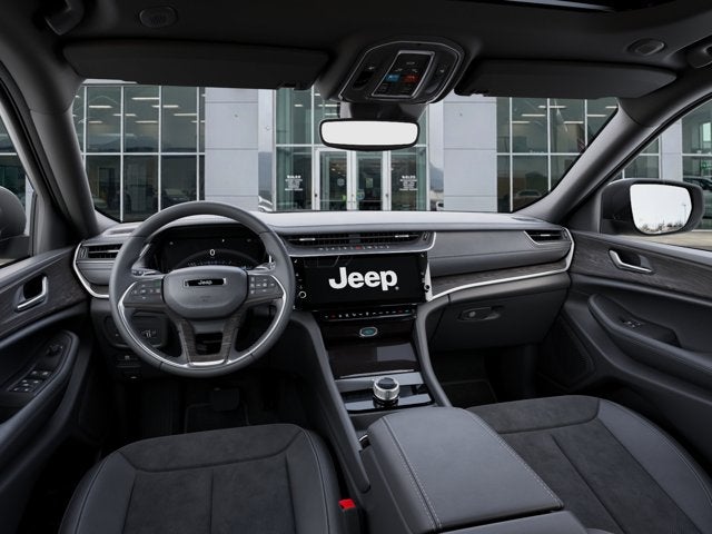 2027 Jeep Grand Cherokee Laredo Altitude