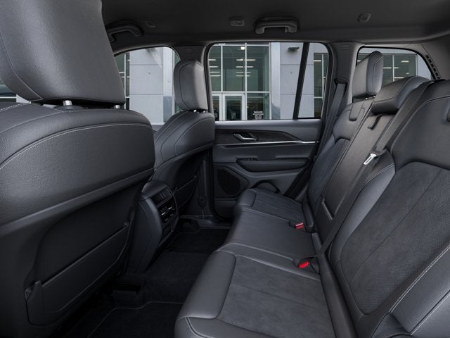 2027 Jeep Grand Cherokee Laredo Altitude