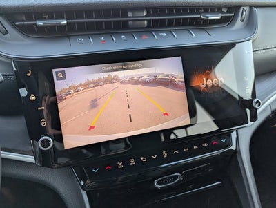 2026 Jeep Grand Cherokee Laredo Altitude