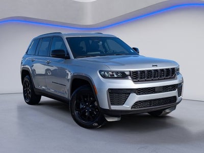 2026 Jeep Grand Cherokee Laredo Altitude