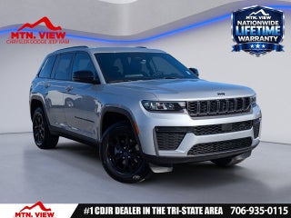2026 Jeep Grand Cherokee Laredo Altitude