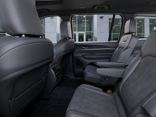 2027 Jeep Grand Cherokee L Laredo Altitude