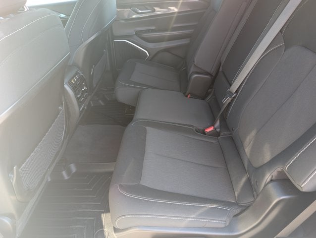 2022 Jeep Grand Cherokee L Laredo