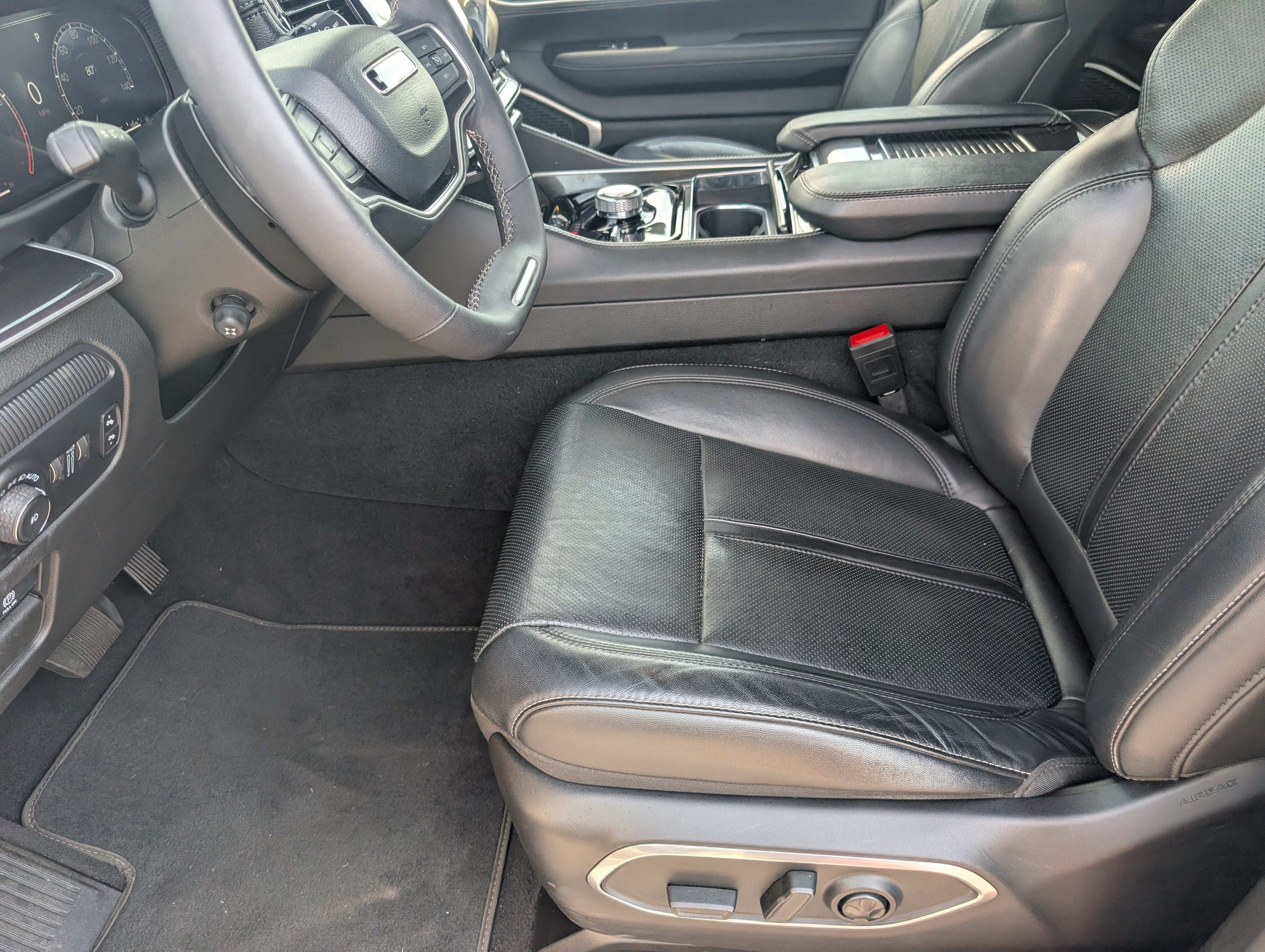 2024 Jeep Wagoneer L Base