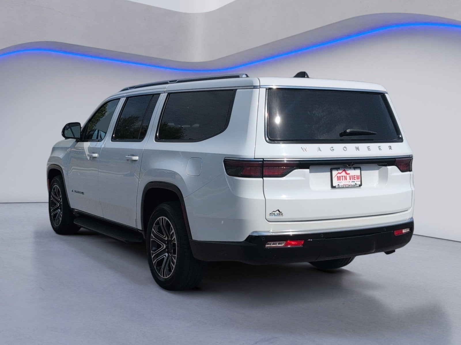 2024 Jeep Wagoneer L Base