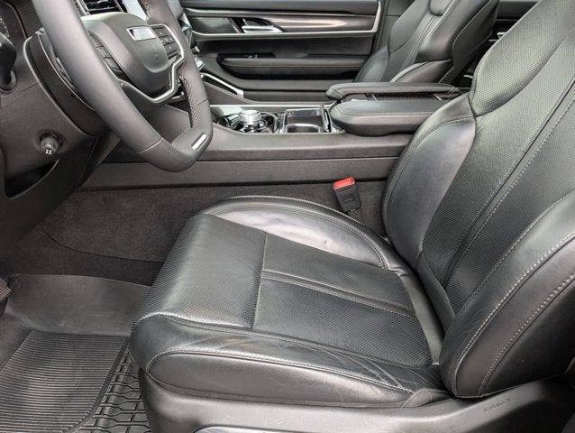 2024 Jeep Wagoneer Base