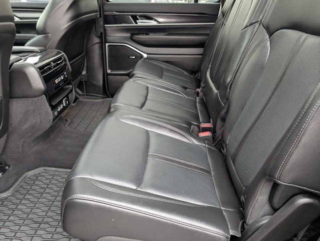 2024 Jeep Wagoneer Base