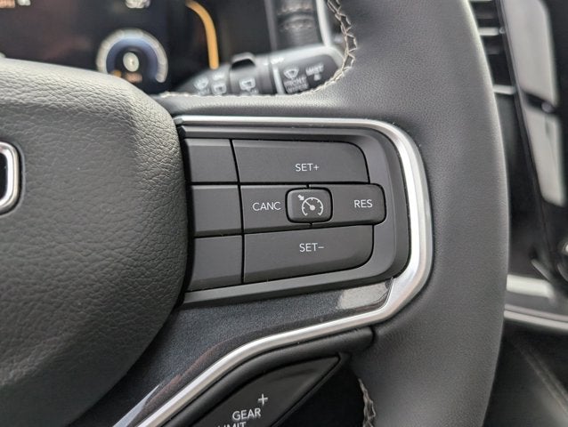 2024 Jeep Wagoneer Base