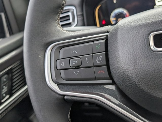 2024 Jeep Wagoneer Base