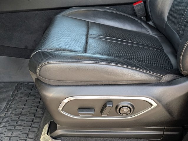 2023 Jeep Wagoneer Base