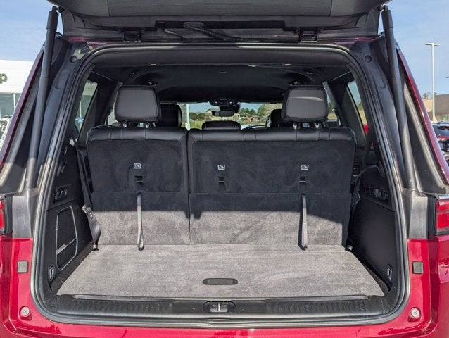 2023 Jeep Wagoneer Base