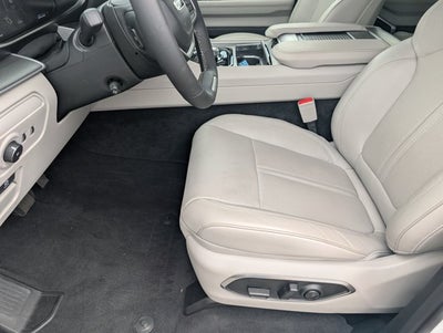 2025 Jeep Wagoneer Base