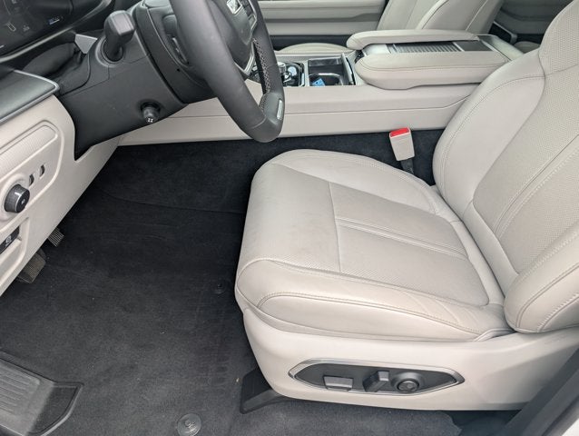 2025 Jeep Wagoneer Base