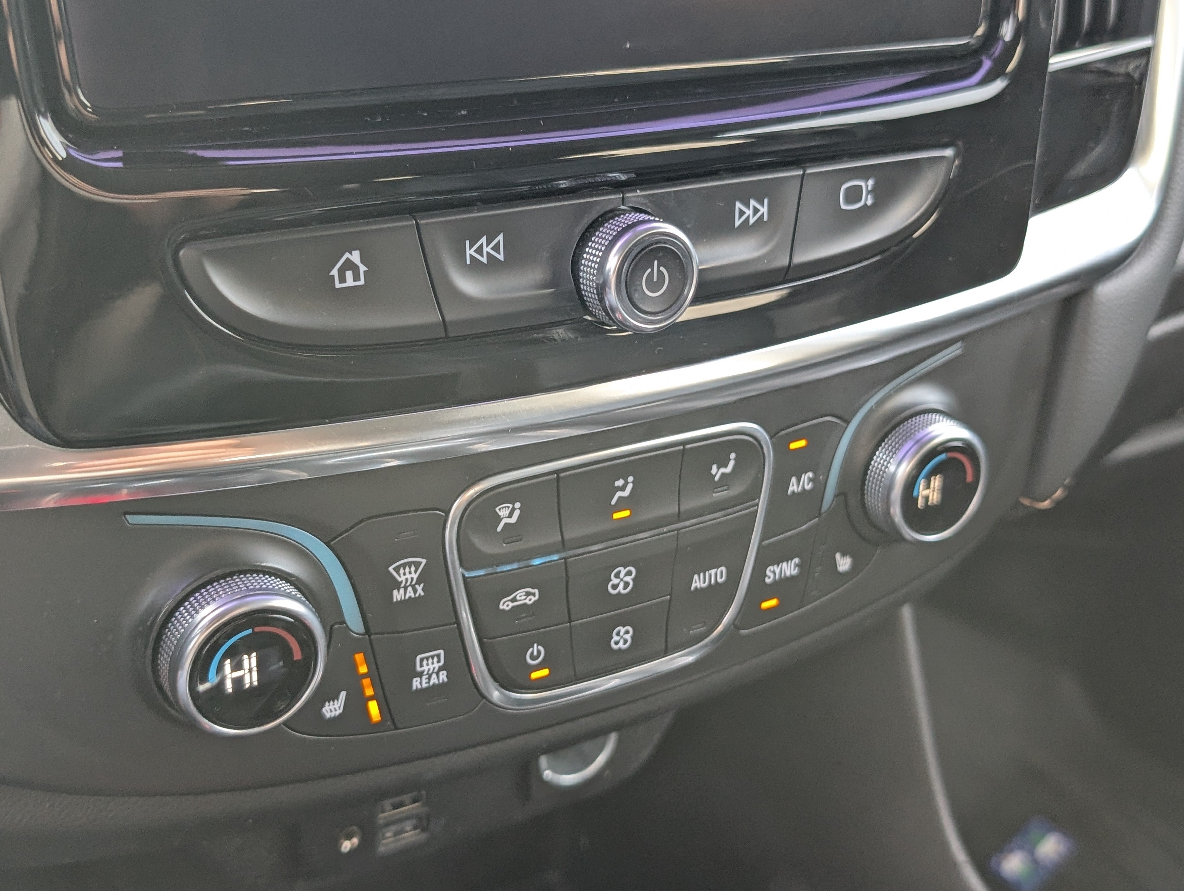 2021 Chevrolet Traverse RS