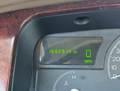 2003 Lincoln Town Car Signature