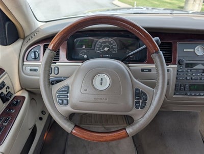 2003 Lincoln Town Car Signature