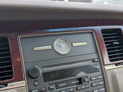 2003 Lincoln Town Car Signature