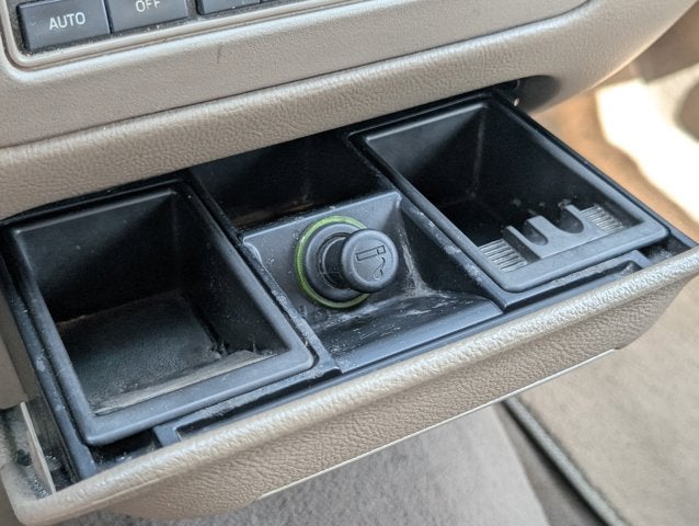2003 Lincoln Town Car Signature