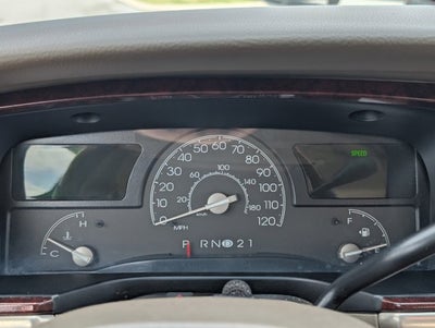 2003 Lincoln Town Car Signature