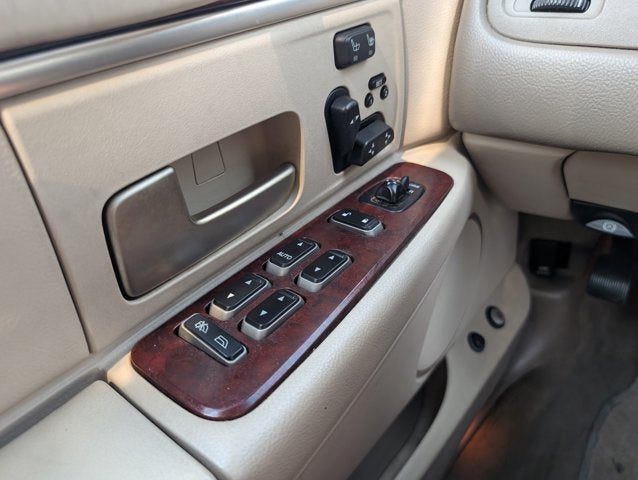 2003 Lincoln Town Car Signature
