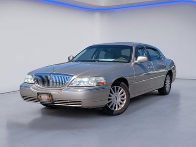 2003 Lincoln Town Car Signature