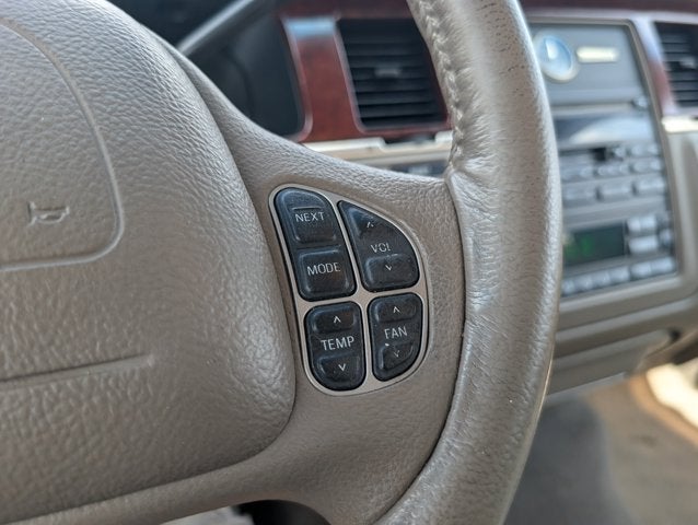 2003 Lincoln Town Car Signature