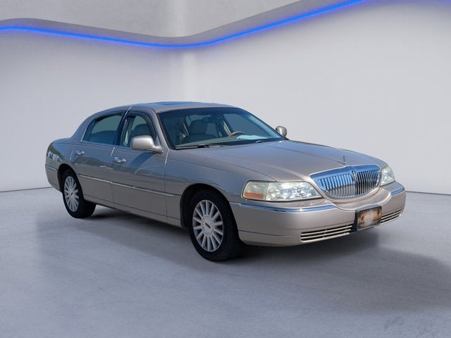 2003 Lincoln Town Car Signature