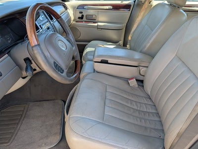 2003 Lincoln Town Car Signature