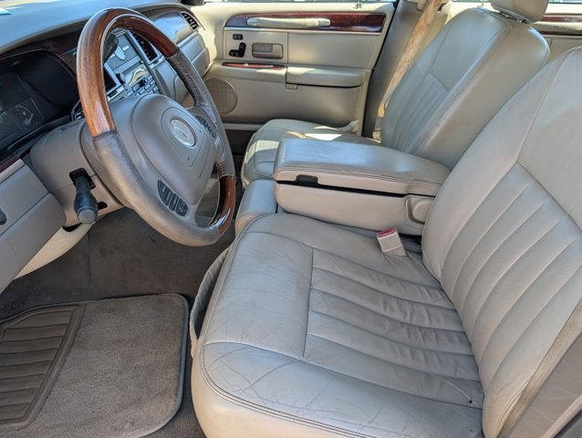 2003 Lincoln Town Car Signature