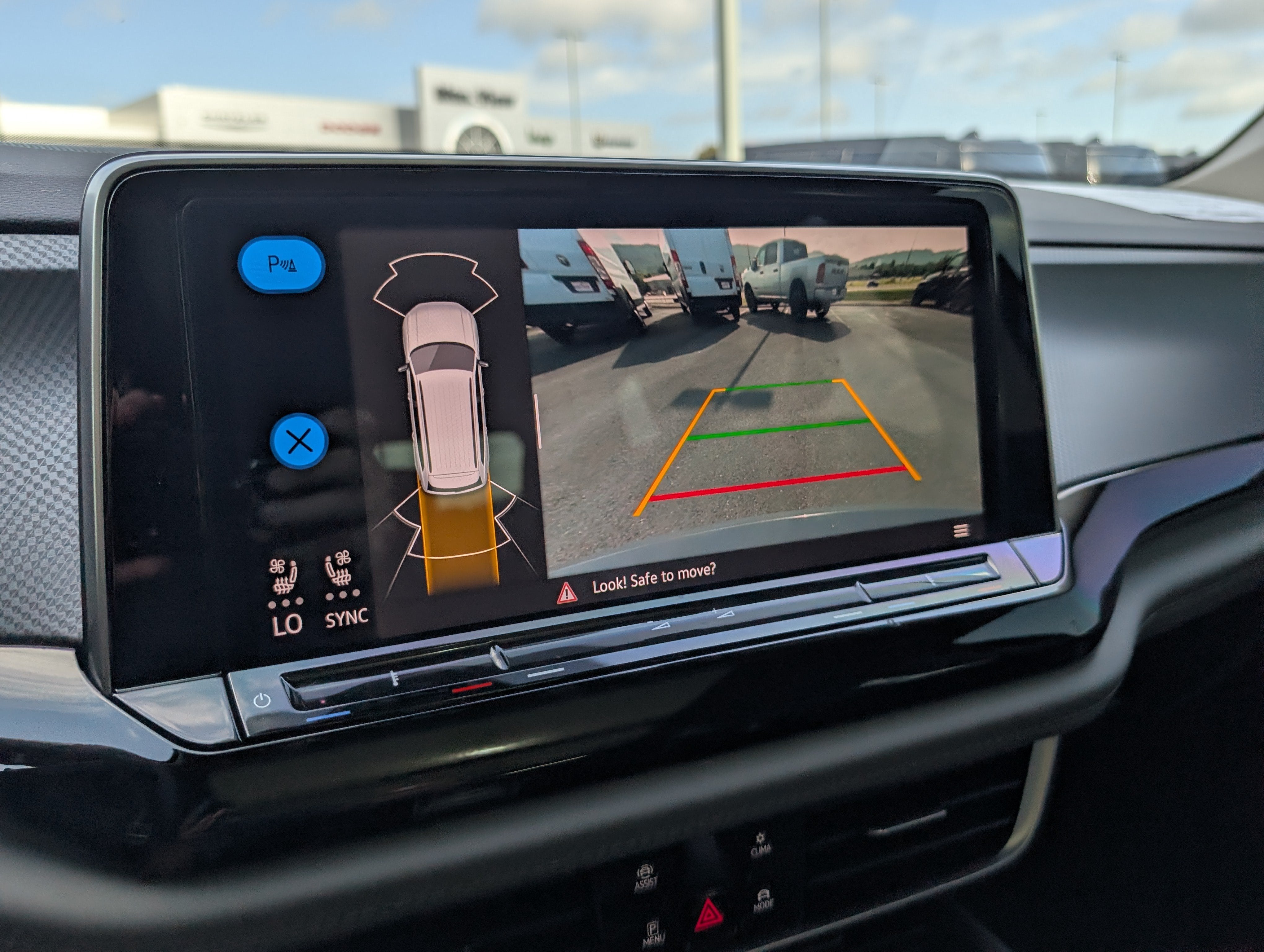 2024 Volkswagen Atlas 2.0T Peak Edition SE w/Technology