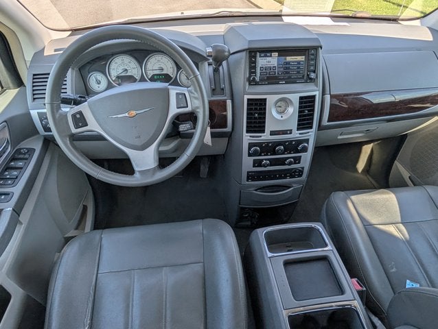 2010 Chrysler Town & Country Touring