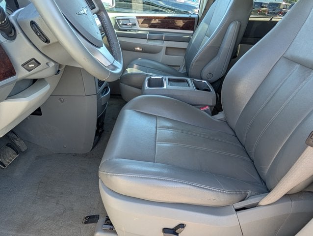 2010 Chrysler Town & Country Touring