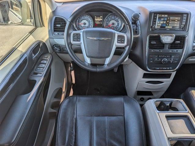 2016 Chrysler Town & Country Touring