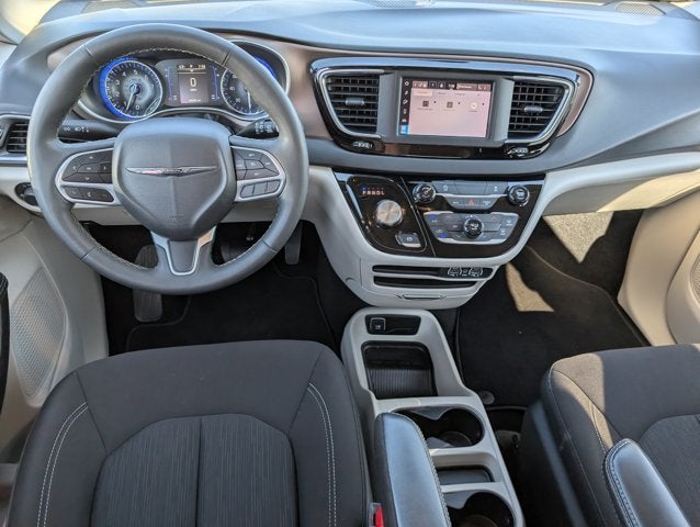 2024 Chrysler Voyager LX