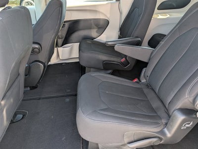 2024 Chrysler Voyager LX