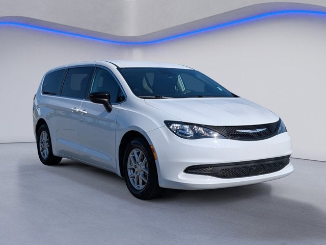 2024 Chrysler Voyager LX