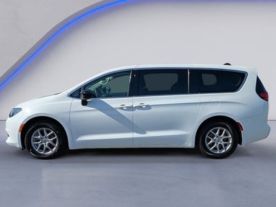 2024 Chrysler Voyager LX