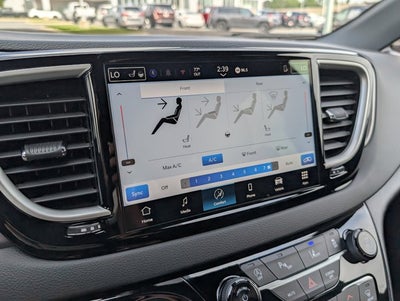 2026 Chrysler Voyager LX