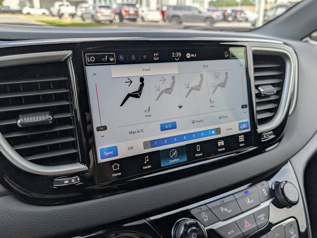 2026 Chrysler Voyager LX