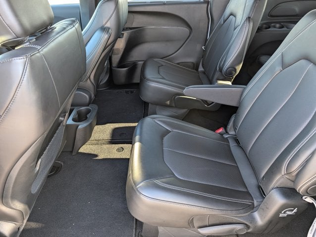 2025 Chrysler Voyager LX