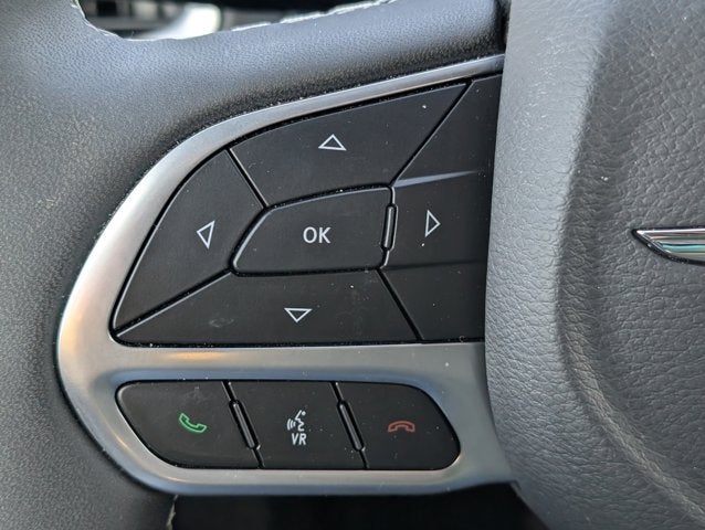 2025 Chrysler Voyager LX