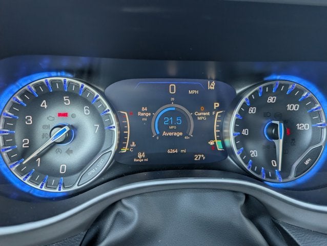 2025 Chrysler Voyager LX