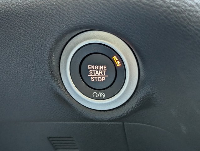 2025 Chrysler Voyager LX