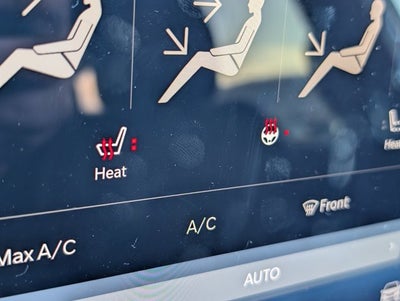 2025 Chrysler Voyager LX