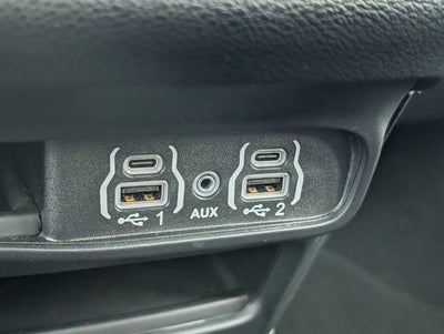 2025 Chrysler Voyager LX