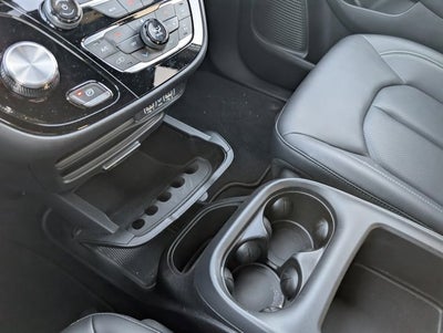 2025 Chrysler Voyager LX