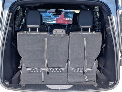 2025 Chrysler Voyager LX