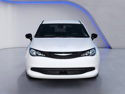 2025 Chrysler Voyager LX